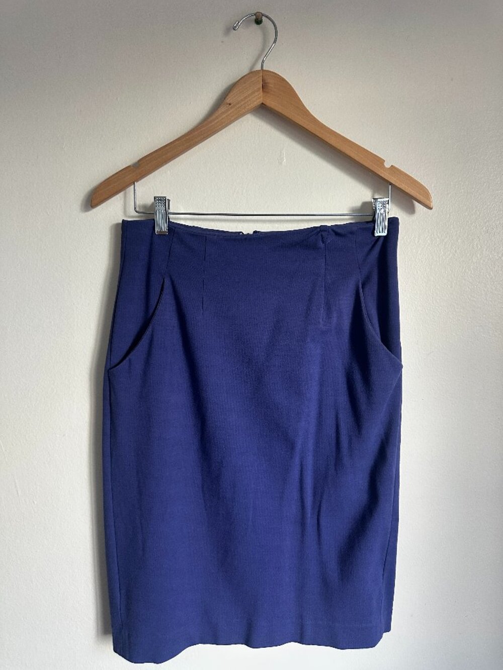 Uniqlo Purple Stretch Knit Pencil Skirt Size 6 with Back Slit